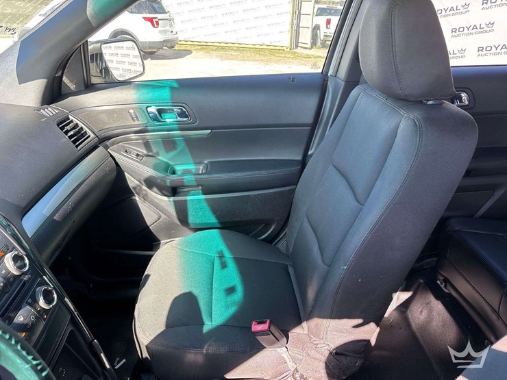 2016-ford-explorer-image-20