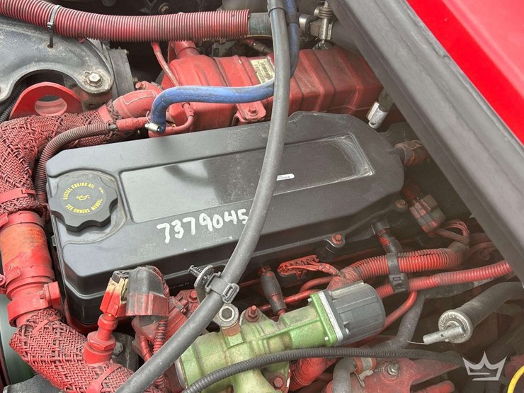 2016-freightliner-m2-106-image-9