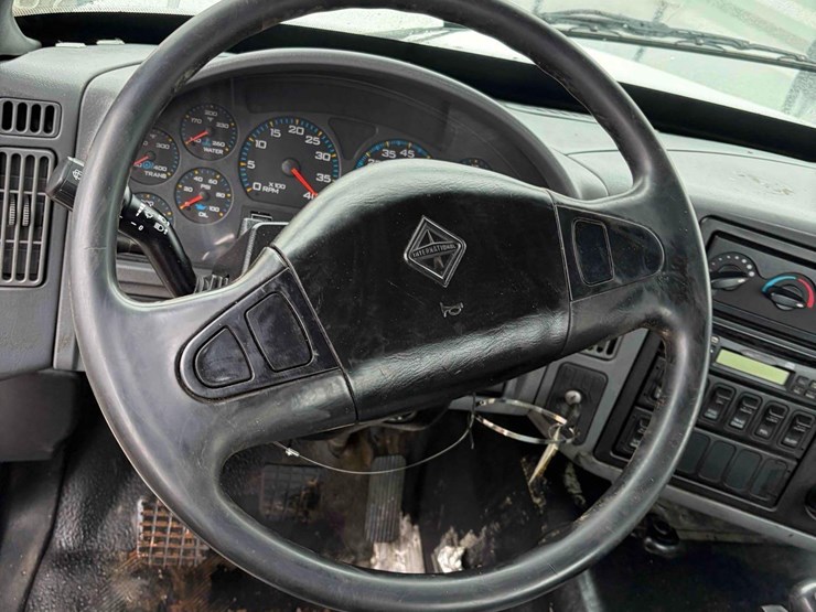 2007-international-8600-image-18