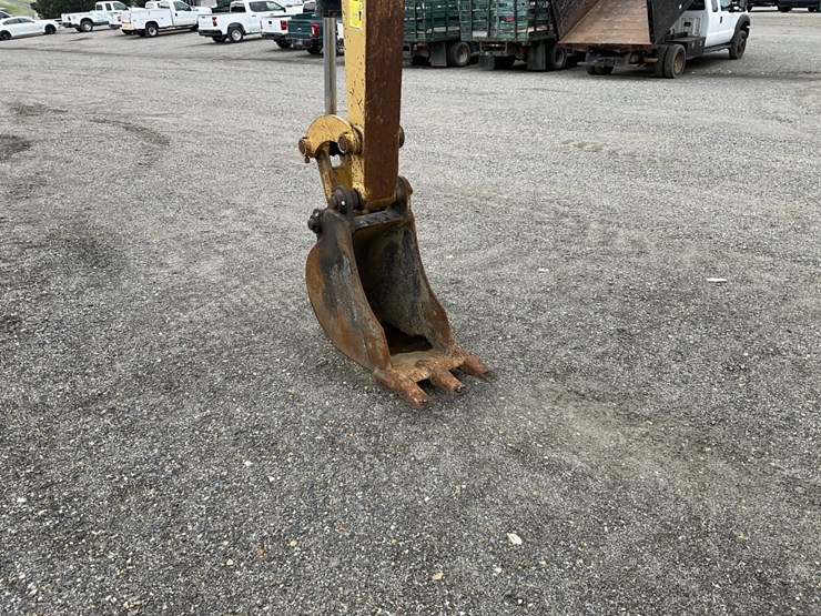 caterpillar-303-image-8