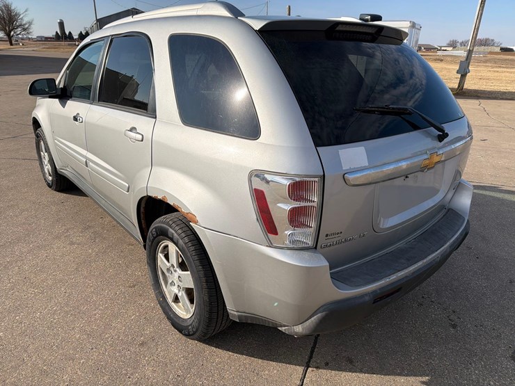 2006-chevrolet-equinox-image-17