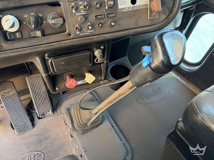2001-peterbilt-378-image-14
