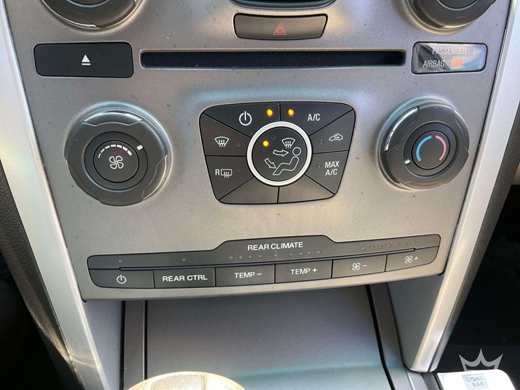 2013-ford-explorer-image-16