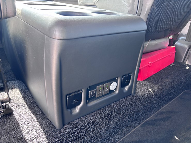 2014-freightliner-m2-106-image-15