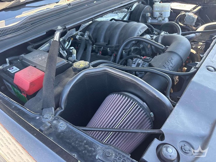 2018-chevrolet-suburban-image-9