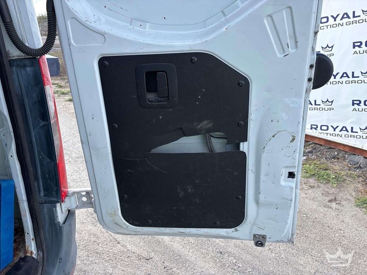 2019-mercedes-sprinter-2500-cargo-van-image-14