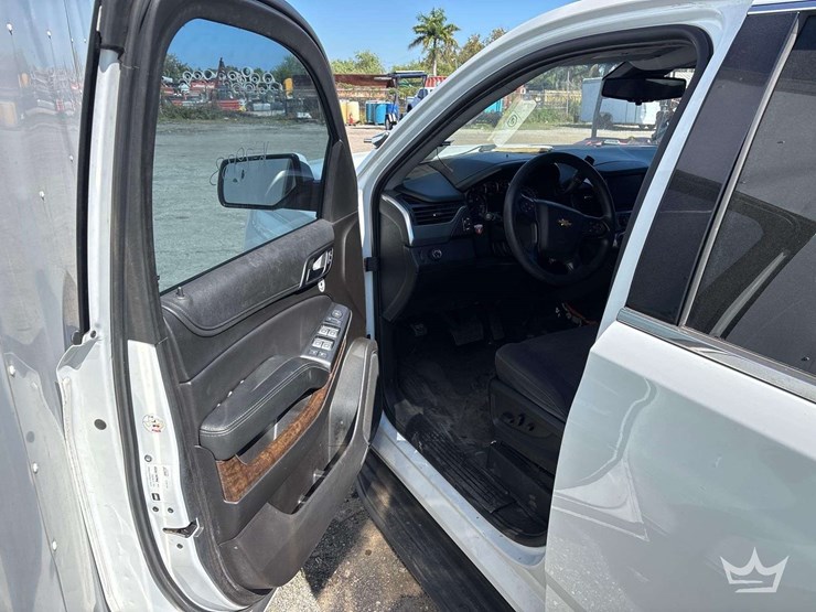 2019-chevrolet-tahoe-image-12