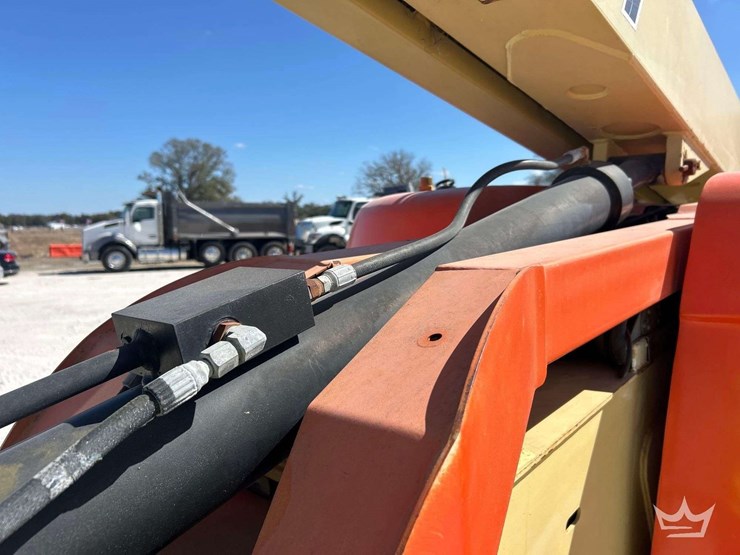 2007-jlg-600hj-60ft-4x4-articulating-boom-lift-image-15