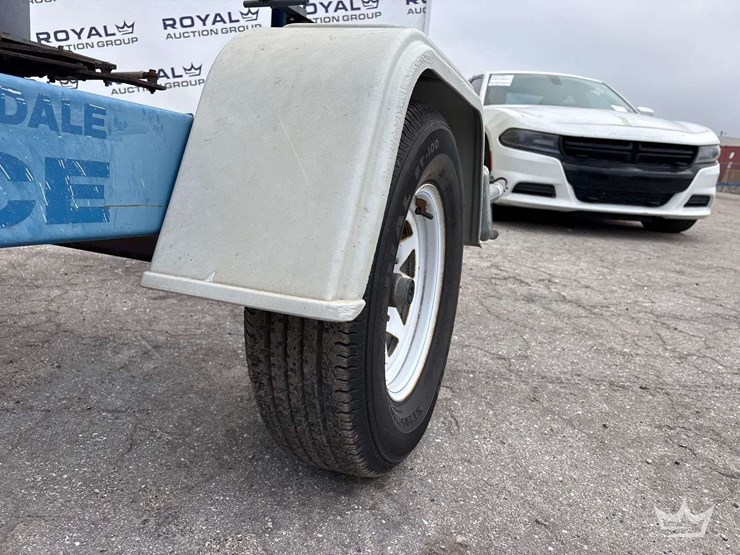 2015-solartech-silent-messenger-towable-solar-message-board-image-8