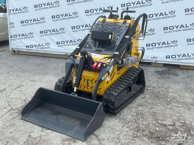 2025-sdlanch-sdll60-mini-stand-on-track-loader-skid-steer-image-1