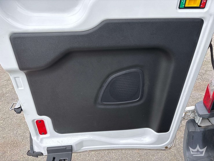 2017-ford-transit-image-21