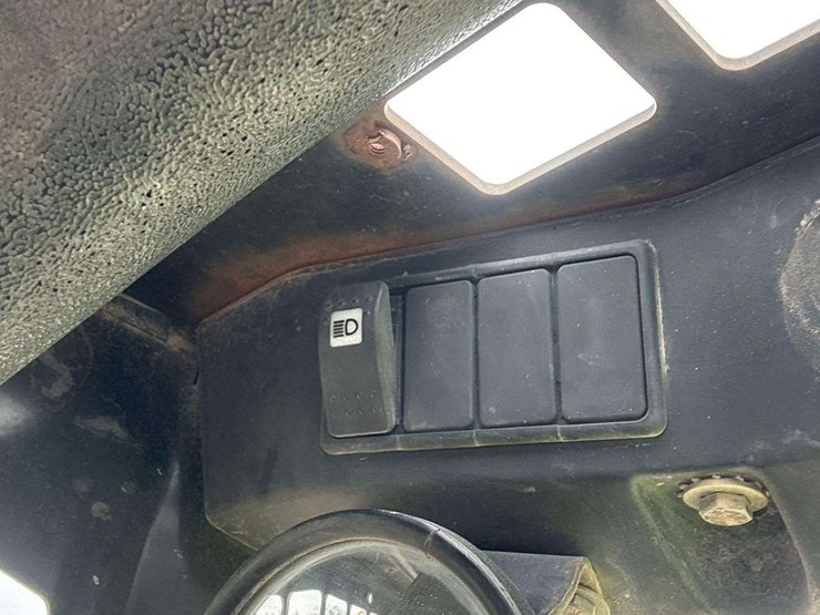 2019-asv-rt-25-posi-track-compact-track-loader-skid-steer-image-16