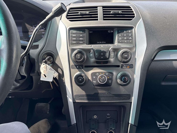 2015-ford-explorer-image-15