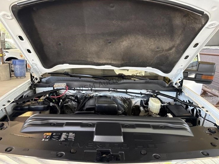 2016-chevrolet-silverado-2500hd-image-13