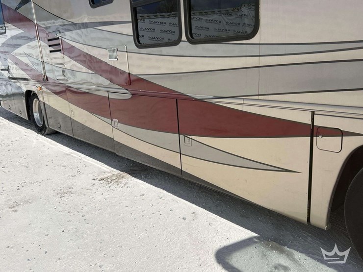 2006-freightliner-tuscany-4077-40ft-class-a-motorhome-image-8