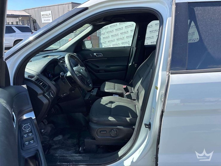 2018-ford-explorer-image-9