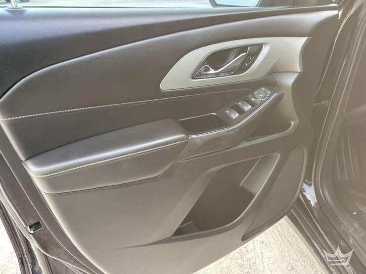 2020-chevrolet-traverse-image-11