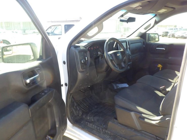 2020-chevrolet-1500-image-5