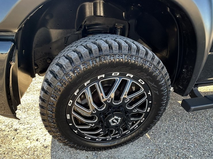 2014-dodge-ram-3500-image-17