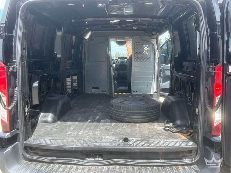 2015-ford-transit-image-12