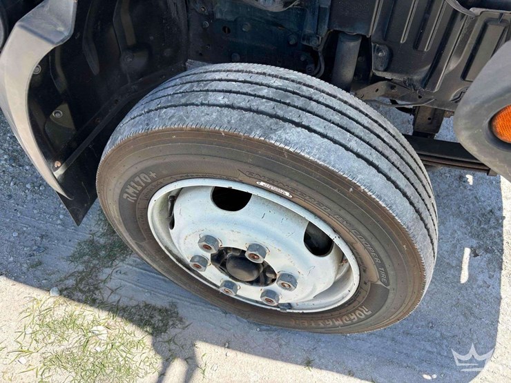 2018-hino-195-image-35