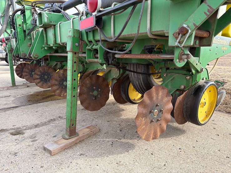 john-deere-7300-image-17