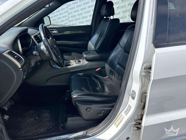 2016-jeep-grand-cherokee-image-12