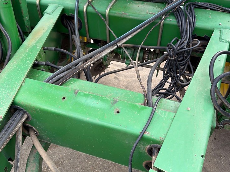 john-deere-7200-image-46