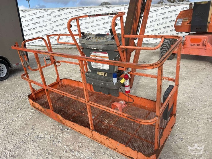 2016-jlg-800aj-image-14