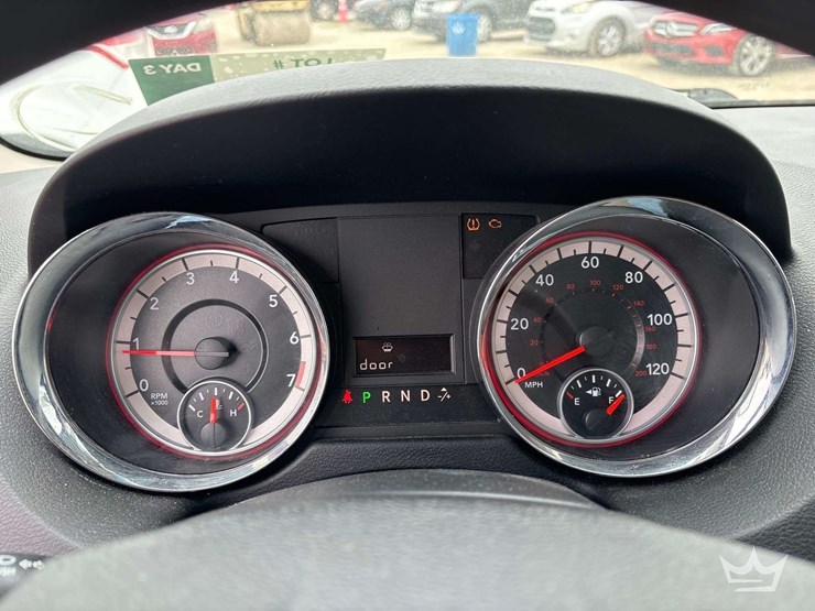 2014-dodge-caravan-image-20