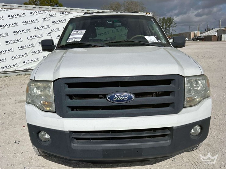 2014-ford-expedition-image-25