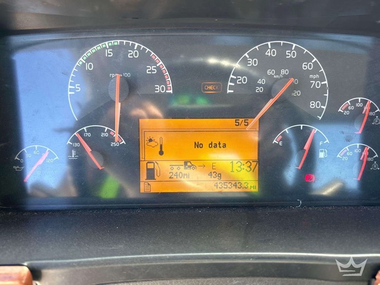 2006-volvo-vnm-s/a-day-cab-truck-tractor-image-13