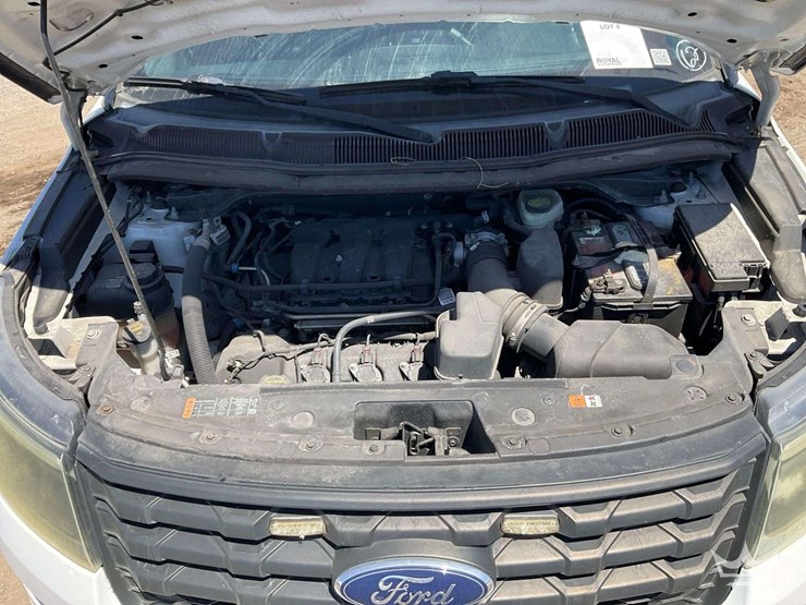 2016-ford-explorer-image-7