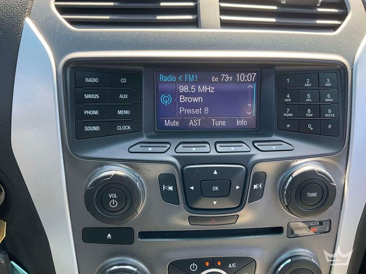 2013-ford-explorer-image-15