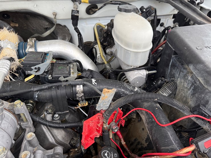 2005-gmc-2500-image-66