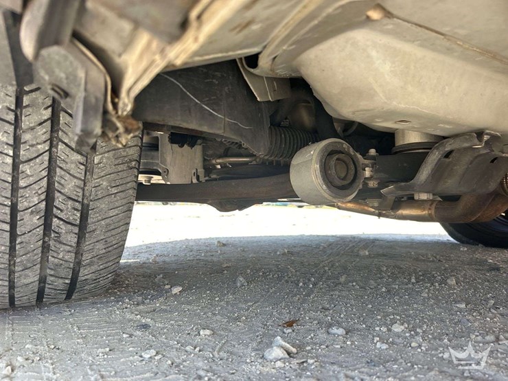 2016-ford-explorer-image-18