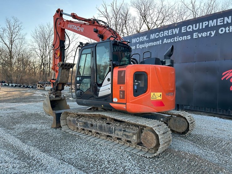 hitachi-zx135us-6-image-2