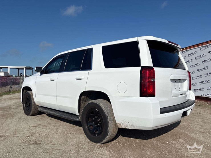2020-chevrolet-tahoe-image-4