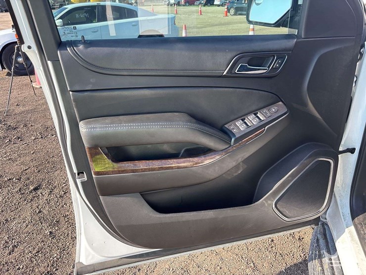 2017-chevrolet-tahoe-image-6