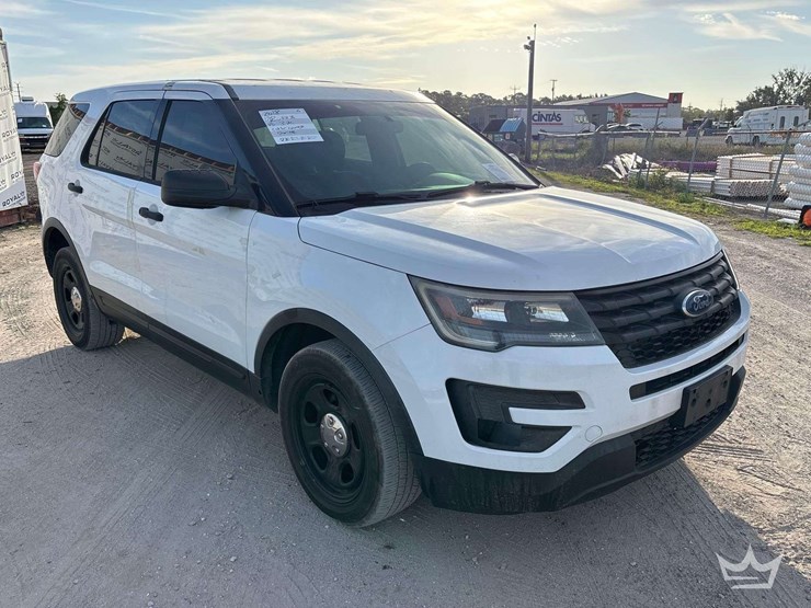 2018-ford-explorer-image-2