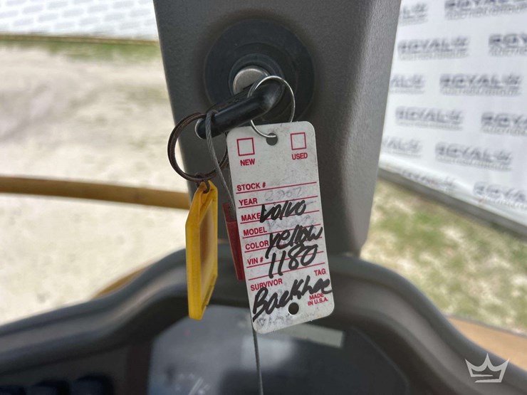 2013-volvo-bl70b-image-34