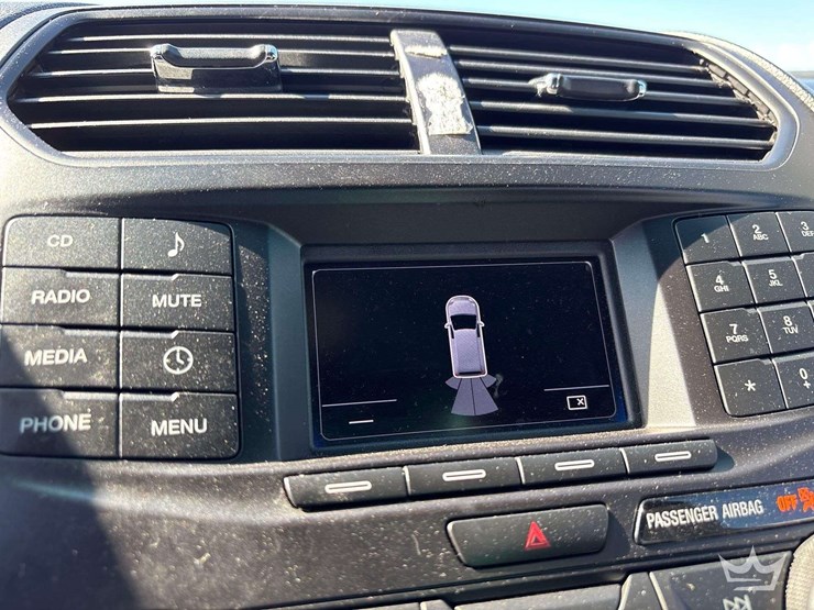 2016-ford-explorer-image-18