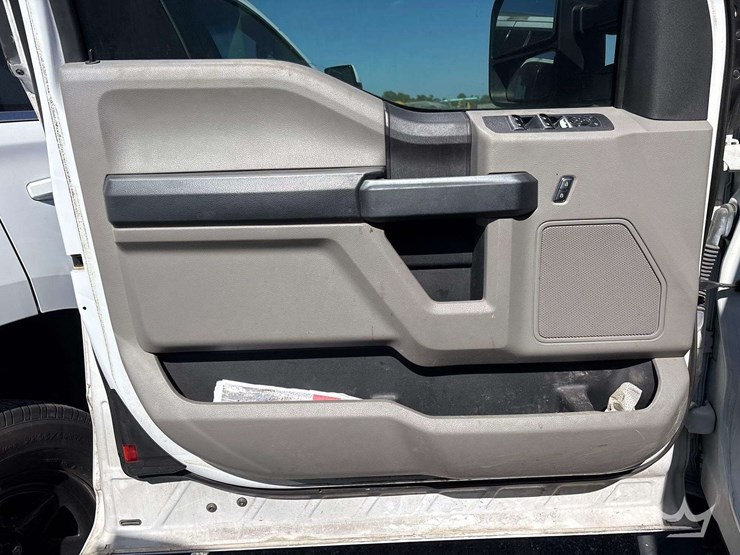 2019-ford-f150-image-19