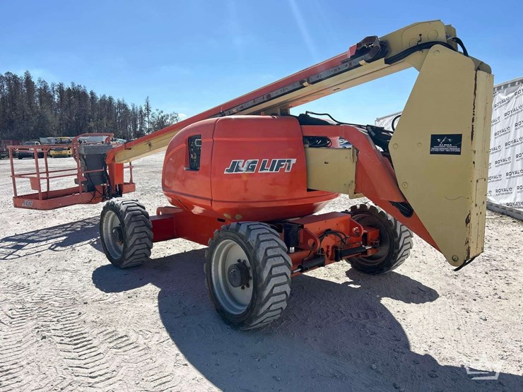 2007-jlg-600hj-60ft-4x4-articulating-boom-lift-image-5