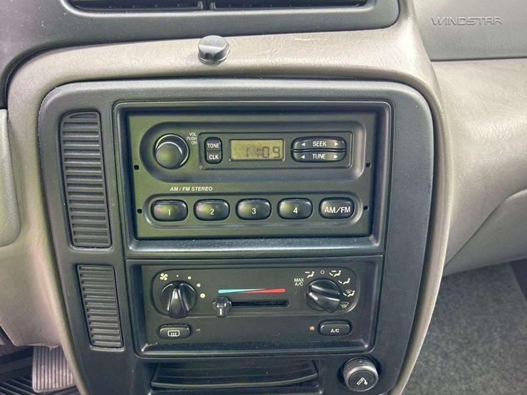 2000-ford-windstar-image-16