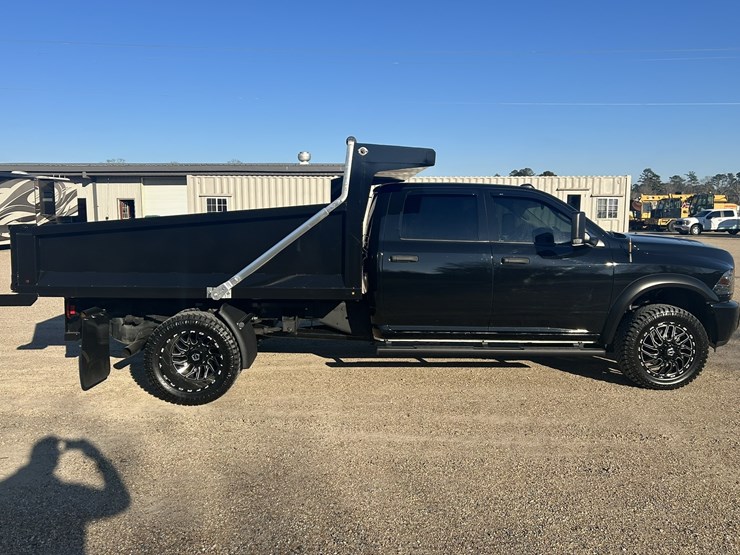 2014-dodge-ram-3500-image-8