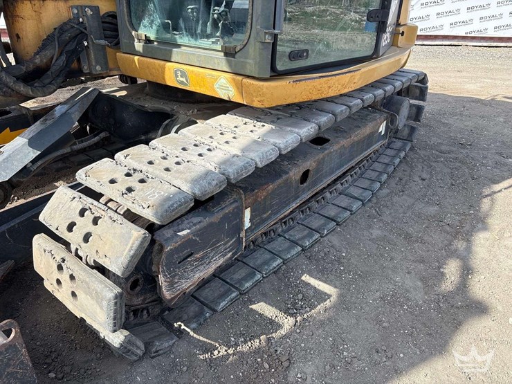 2016-deere-85g-image-17