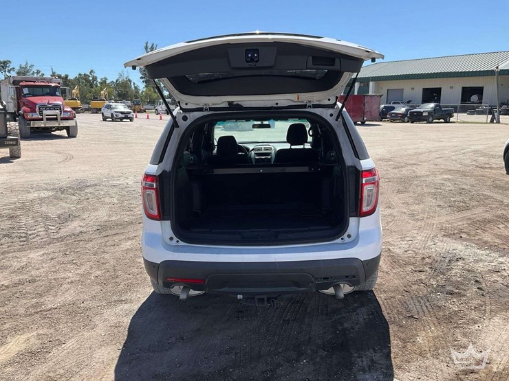 2015-ford-explorer-image-31