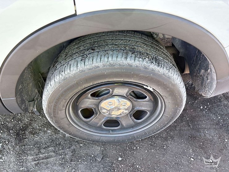 2018-ford-explorer-image-23