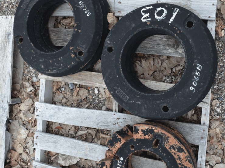 new-holland-rear-wheel-weights-image-2
